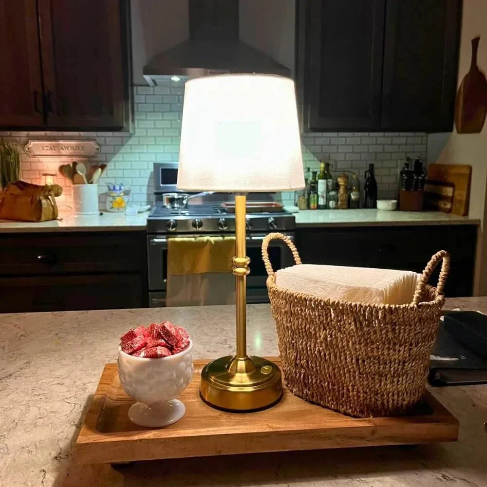 Bezprzewodowa lampa stołowa LED z tkaninowym kloszem