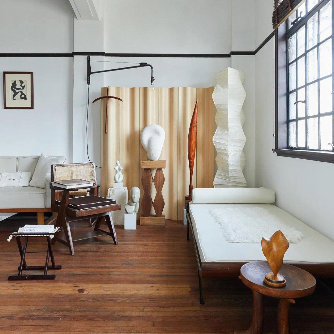 Lampa podłogowa z papieru ryżowego na trójnogu