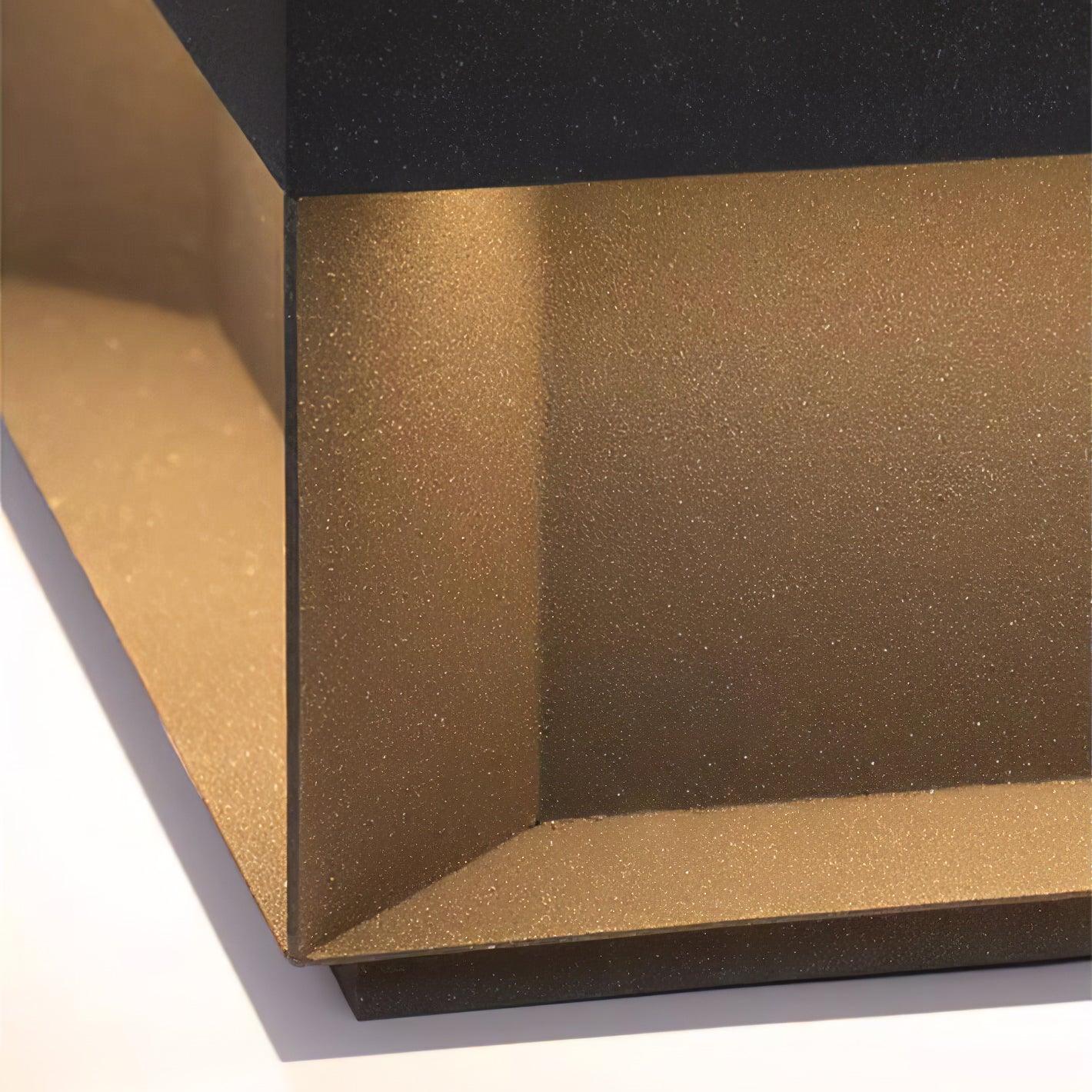 Zewnętrzna lampa solarna LED w formie czarnego prostopadłościanu