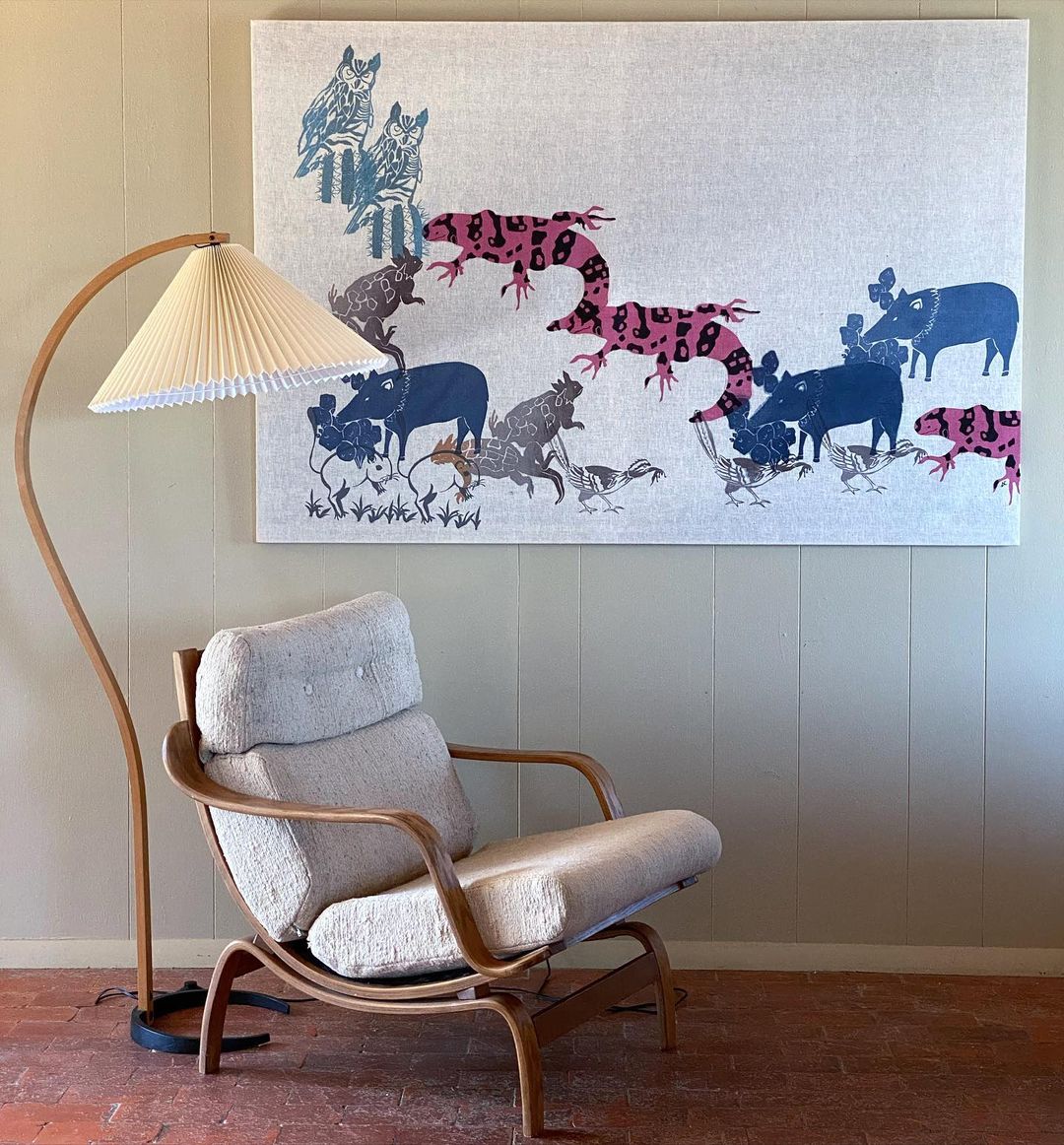 Skandynawska lampa podłogowa z drewnianym stelażem