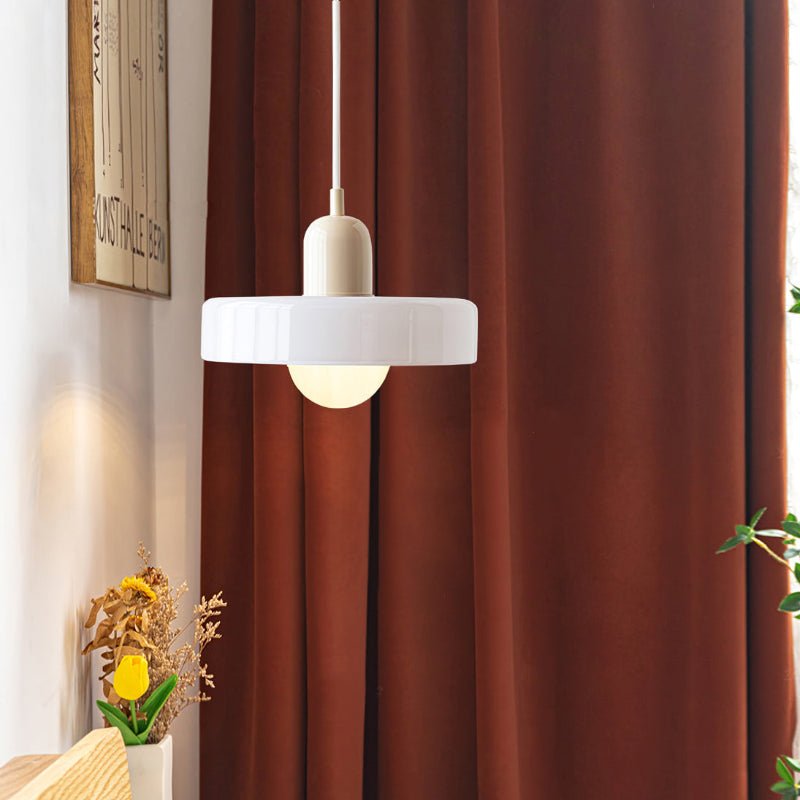 Lampa wisząca szklana w stylu Bauhaus