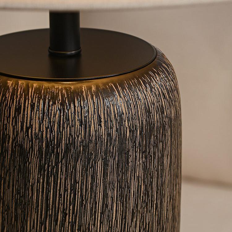 Rustykalna lampa podłogowa z ceramiczną podstawą