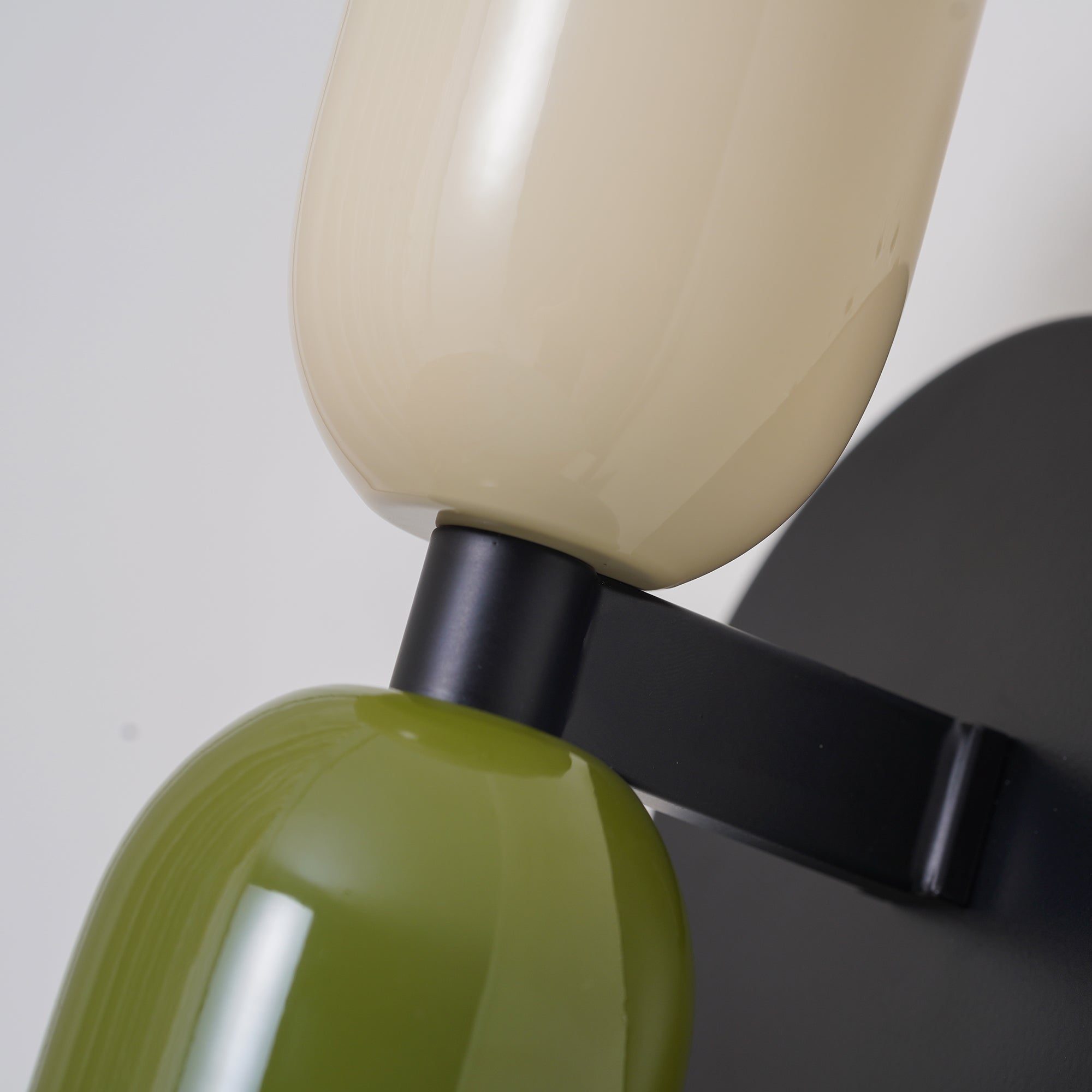 Kinkiet ścienny vintage z dwoma kloszami