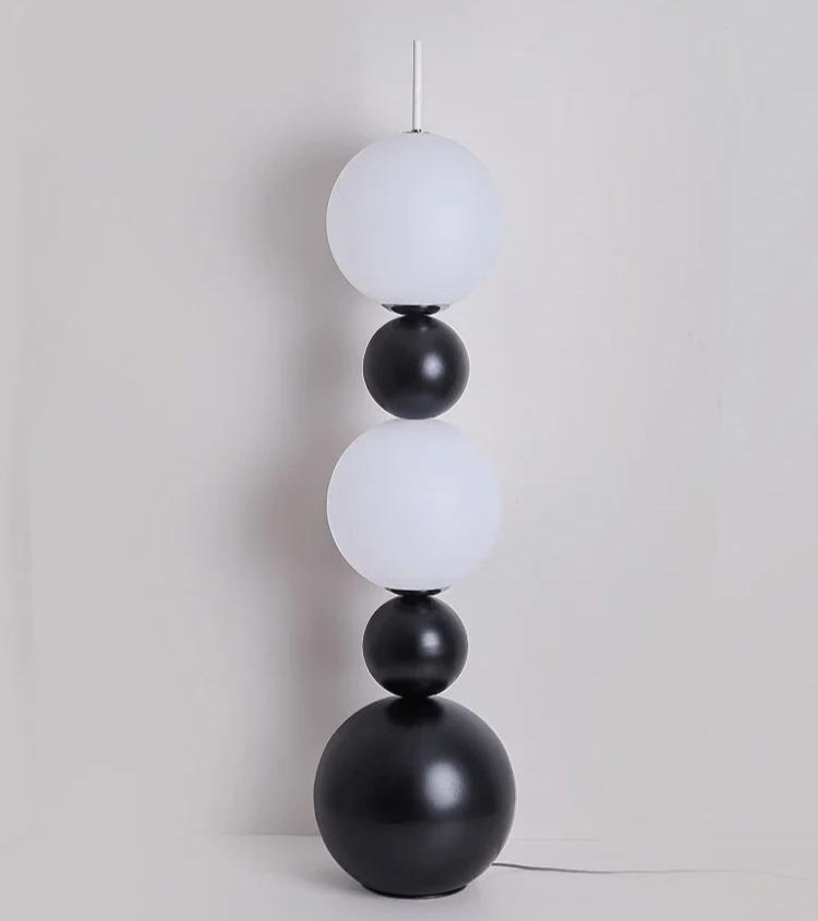 Nowoczesna lampa podłogowa z kulistymi kloszami LED