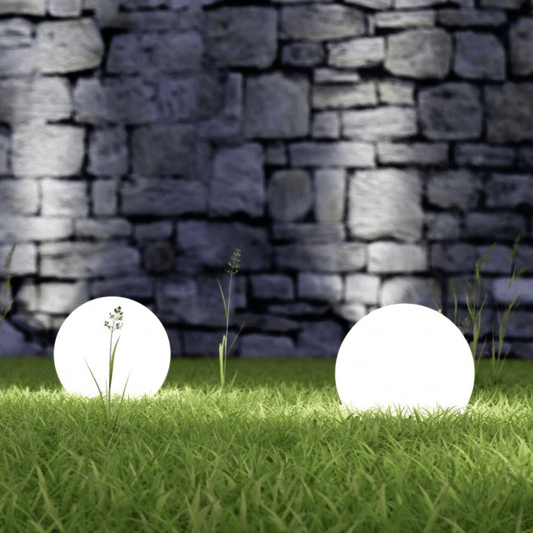 Solarna lampa ogrodowa kula LED