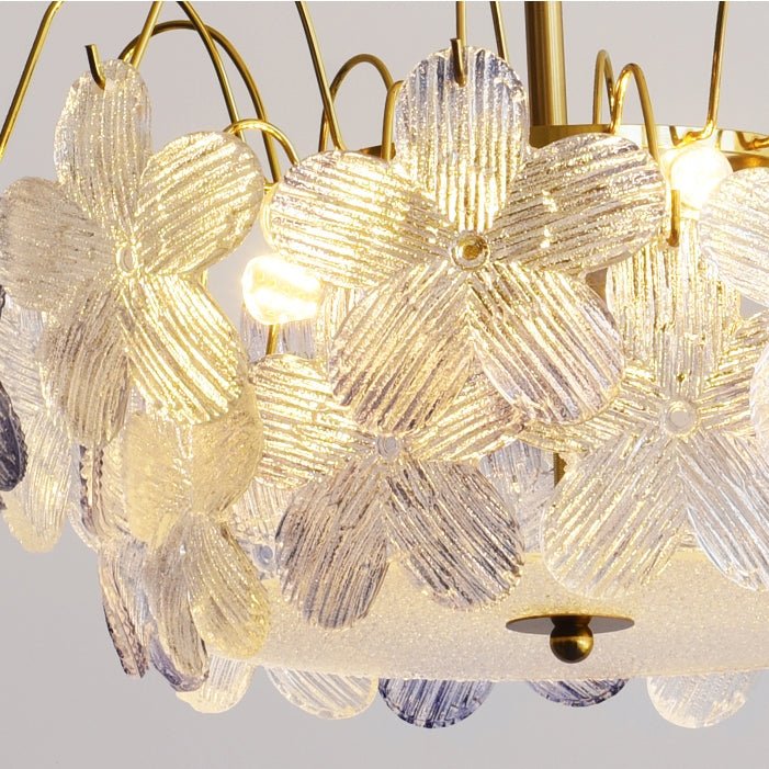 Klasyczny żyrandol sufitowy z kwiatowymi kloszami ze szkła