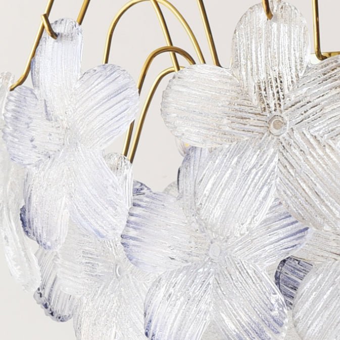 Klasyczny żyrandol sufitowy z kwiatowymi kloszami ze szkła