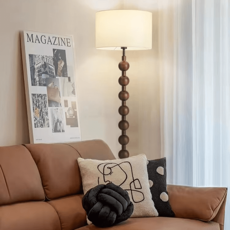 Lampa podłogowa drewniana Japandi z tkaninowym kloszem