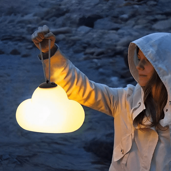 Zewnętrzna lampa wisząca LED w kształcie chmury