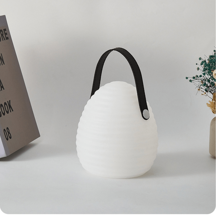 Przenośna lampa ogrodowa LED z uchwytem