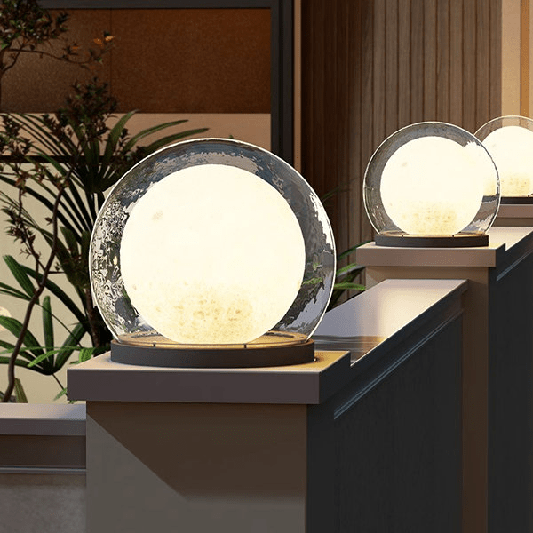 Zewnętrzna lampa ogrodowa kula Księżyc na słupek